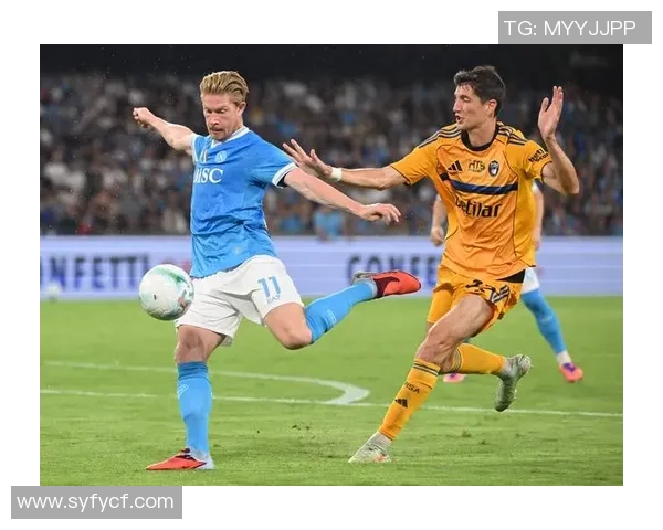 顶级球星炫技足球绕杆挑战展现速度与控球完美结合